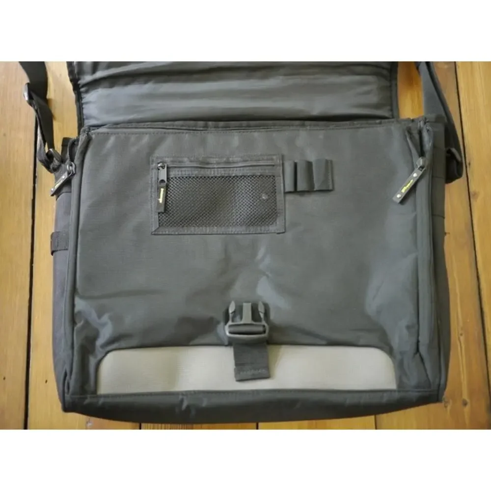 TARGUS Black Gray Nylon Rubber Padded Laptop Briefcase Messenger Shoulder Bag